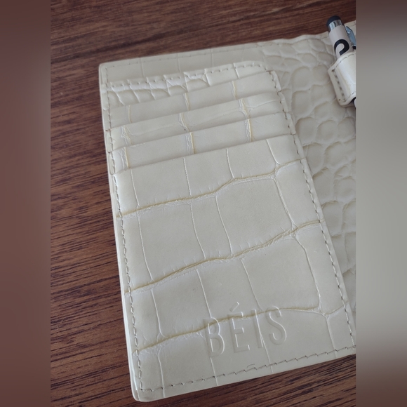 BEIS Tan Croc-Embossed Luggage Tag Travel Set - Picture 8 of 12